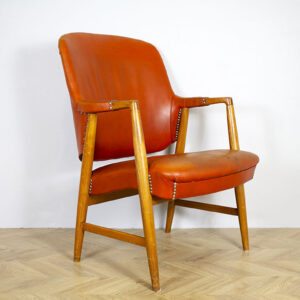 Keinonahkainen nojatuoli